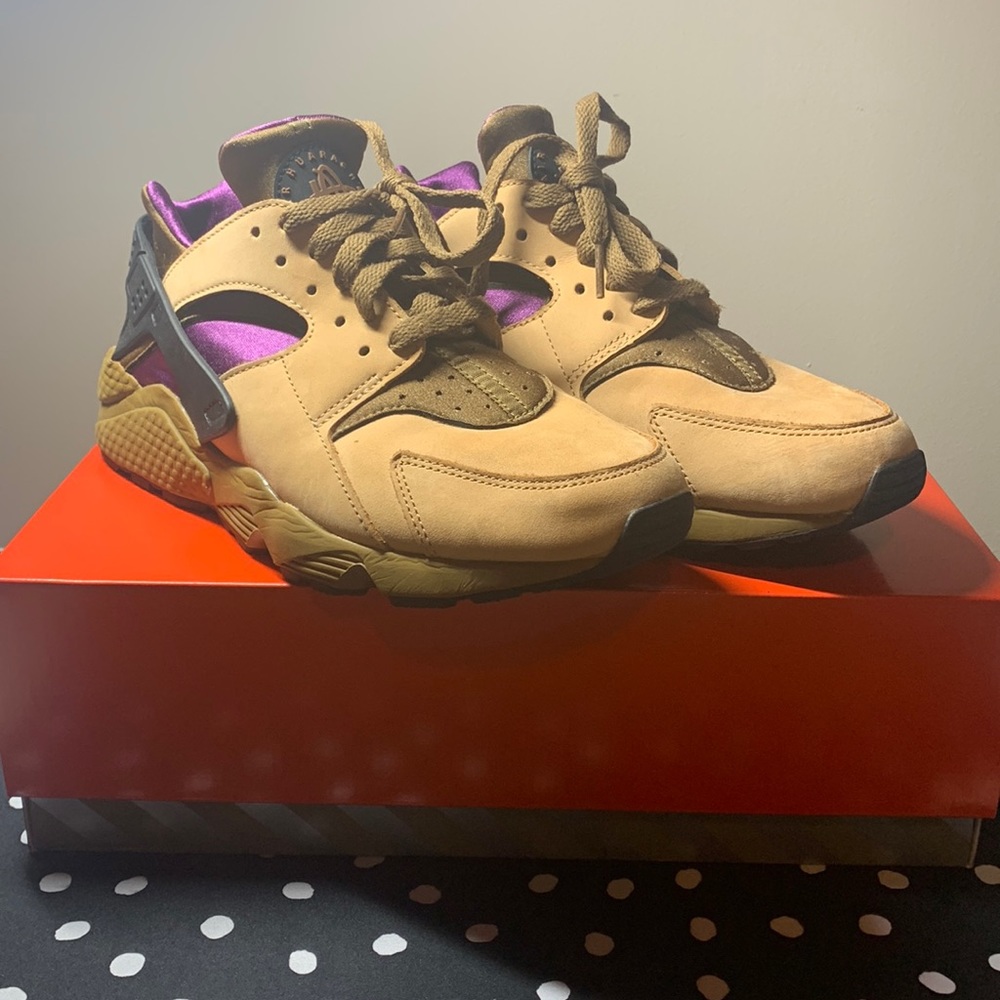 Limited Edition Nike Air Huarache LE Praline/Umber-Vine-Black Sneakers 8.5M